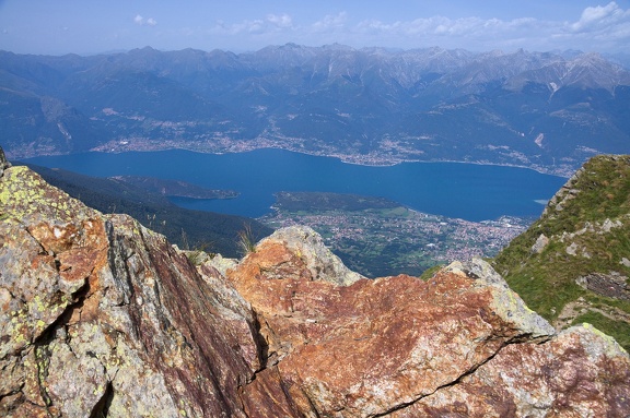 Pohled na jezero Como při výstupu.